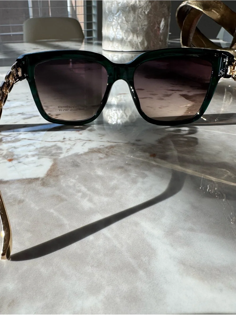 Stylish Black/Green Cat-Eye Sunglasses with Gold Chain Temples